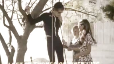 Cocoșul în curba tatuată milf o face să geme ca o curvă