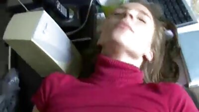 Bărbatul primește permisiunea de a face sex cu sora vitregă excitată