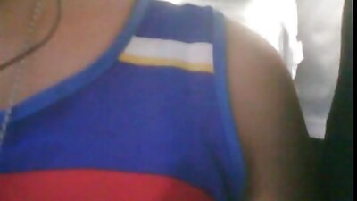 Mami proaste se uită la fiica ei futută hardcore