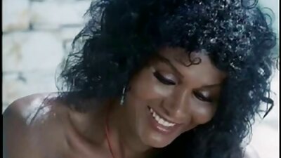 O școlariță curvă este futută tare de profesorul ei de rusă